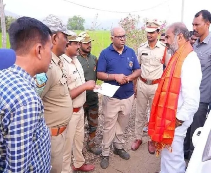 పులి కలకలం.. ప్రజలకు ఎమ్మెల్యే హెచ్చరిక