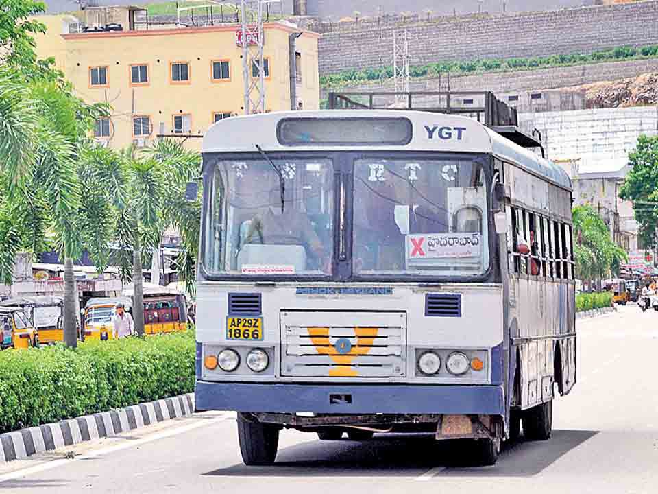 ఛలో సెక్రటేరియట్‌కు ఆర్టీసీ పిలుపు