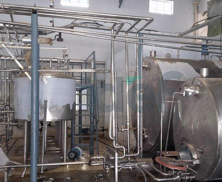 పాల తయారీ కేంద్రంలో ఎస్పీ తనిఖీలు