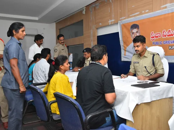 ప్రజా ఫిర్యాదుల పరిష్కార వేదికలో అర్జీల వెల్లువ