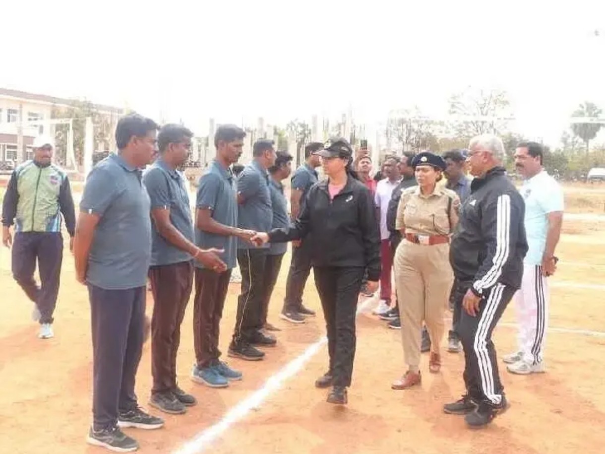 సిద్దిపేటలో క్రీడా పోటీలను ప్రారంభించిన సీపీ