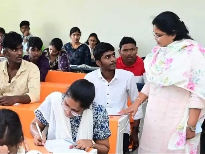 పరీక్షా కేంద్రాలు తనిఖీ చేసిన కలెక్టర్