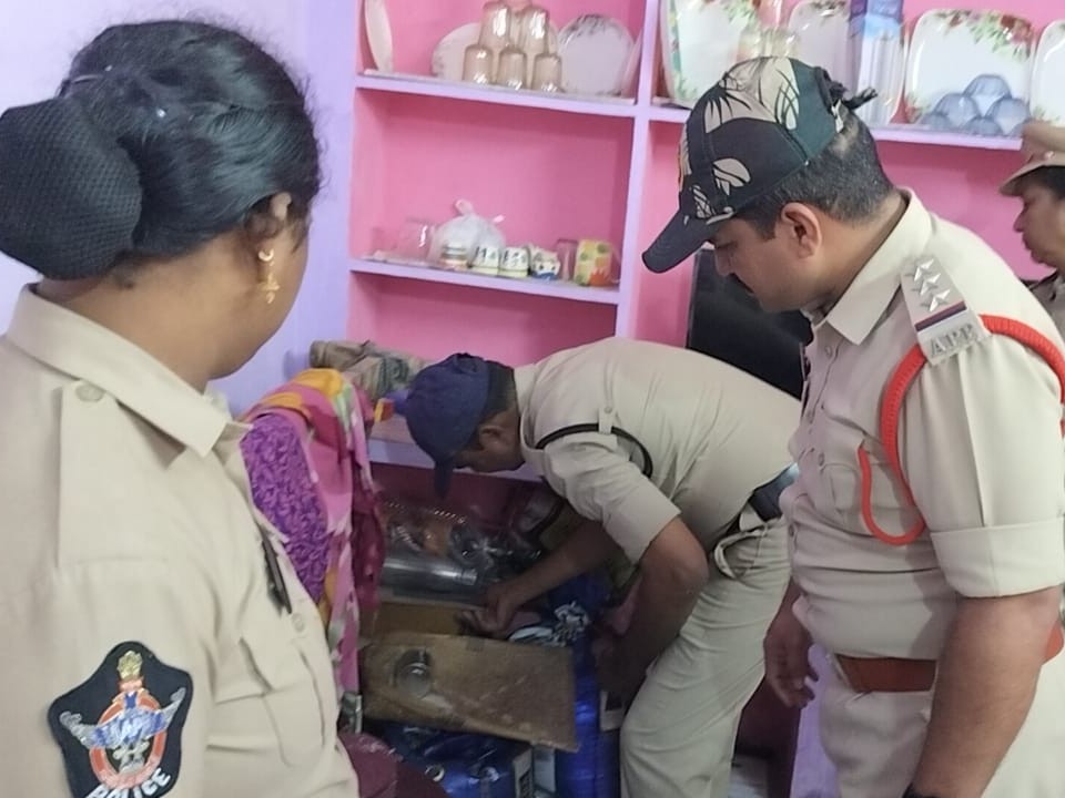 గుంకలాం లేఔటులో “కార్డన్ అండ్ సెర్చ్” ఆపరేషన్