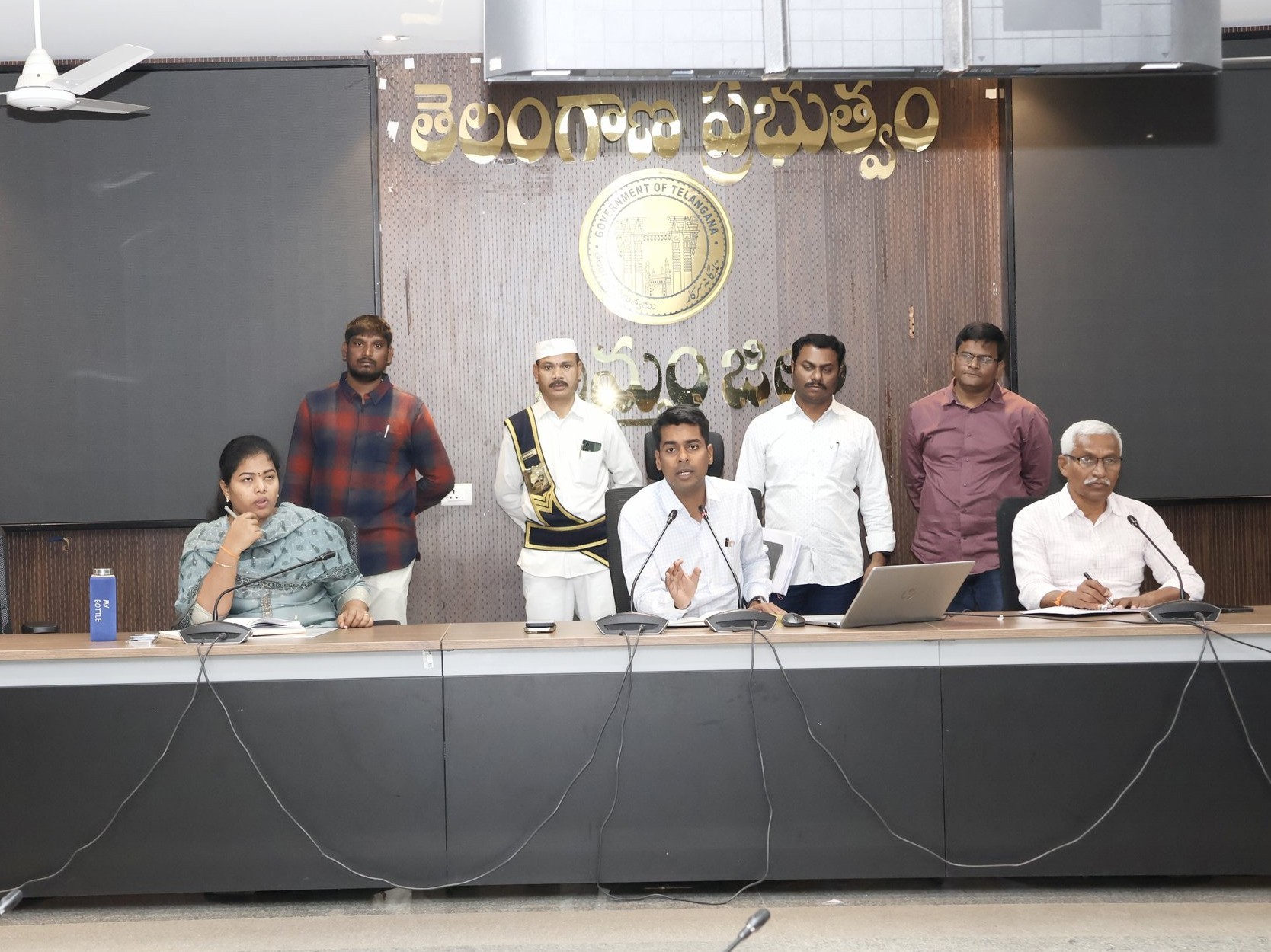 AI సాంకేతికతపై అవగాహన కార్యక్రమం నిర్వహించిన కలెక్టర్