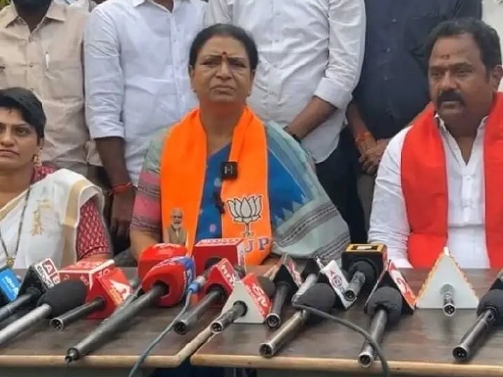 కేవీఆర్‌పై కక్ష సాధింపు చర్యలు: ఎంపీ డీకే అరుణ