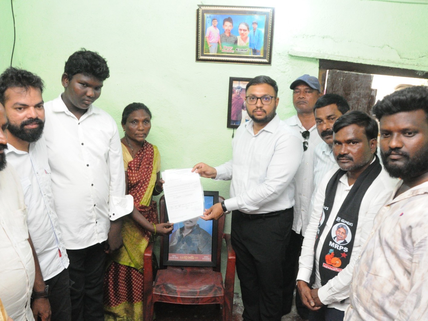 రాజేష్ కుటుంబానికి ప్రభుత్వం అండ: కలెక్టర్