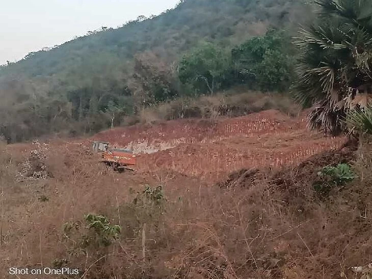అష్టలక్ష్మి ఆలయ గుడి వద్ద అక్రమ తవ్వకాలు