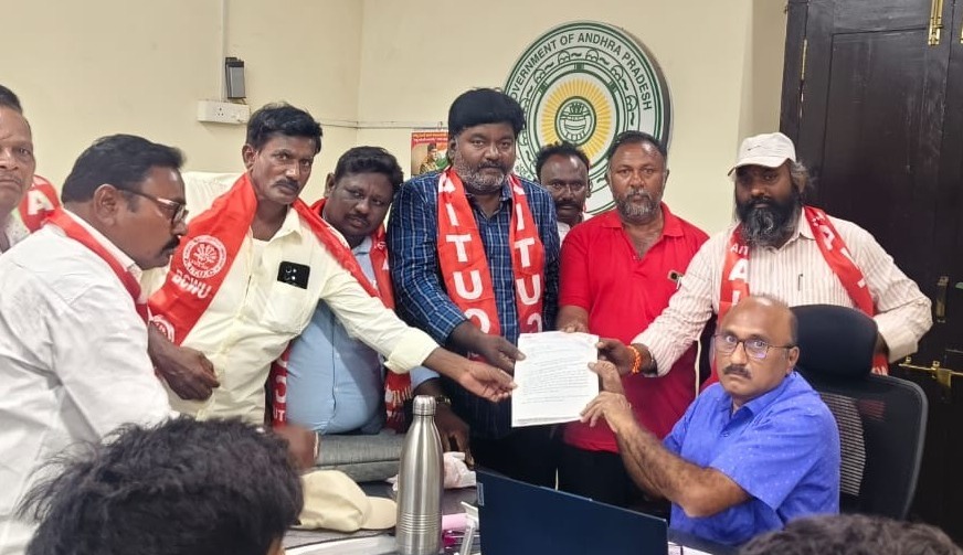 ‘పెండింగ్ క్లెయిమ్స్ వెంటనే విడుదల చేయాలి’