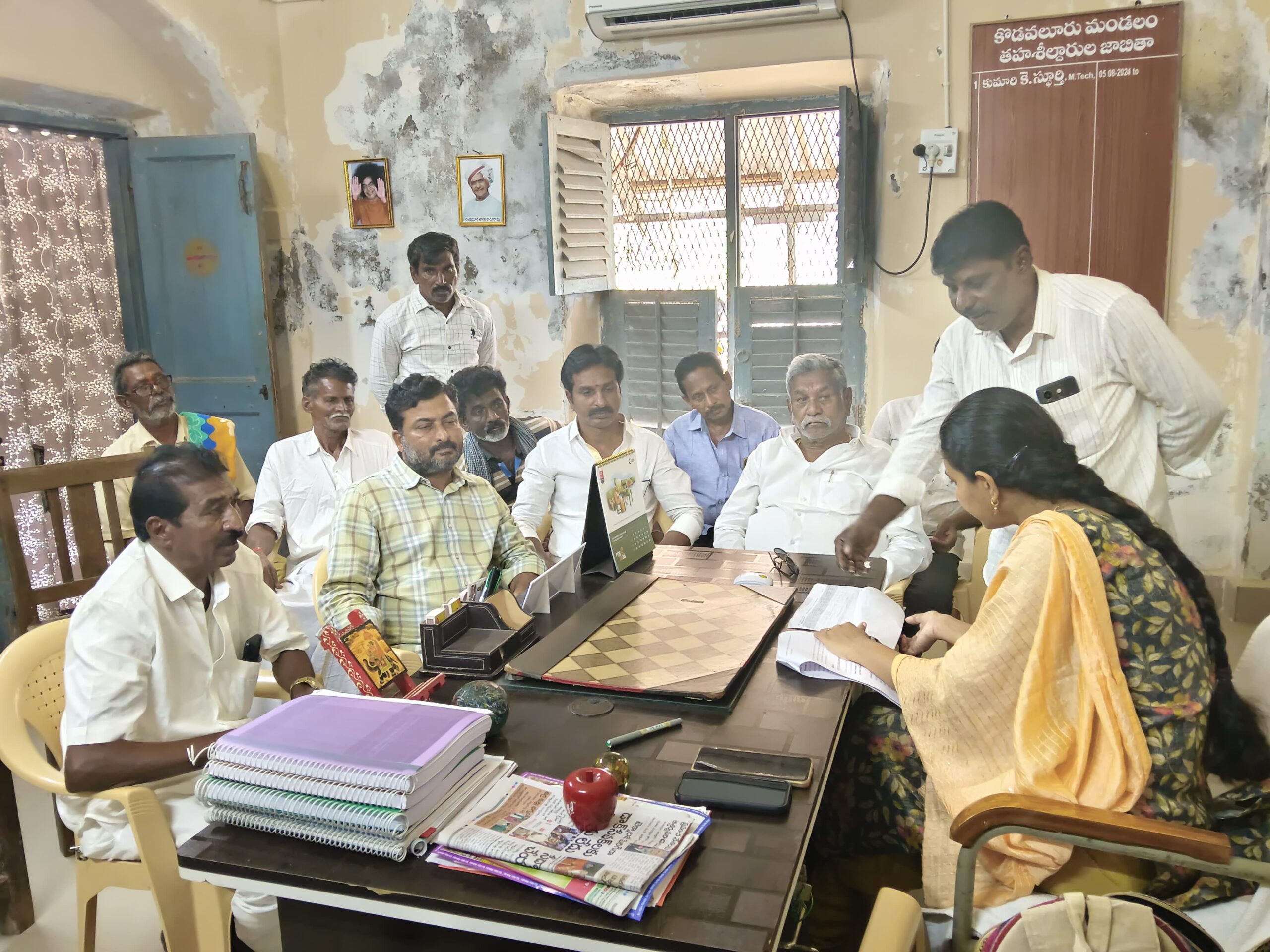 ‘ఎమ్మెల్యే సహకారంతో సమస్యల పరిష్కరిస్తాం’