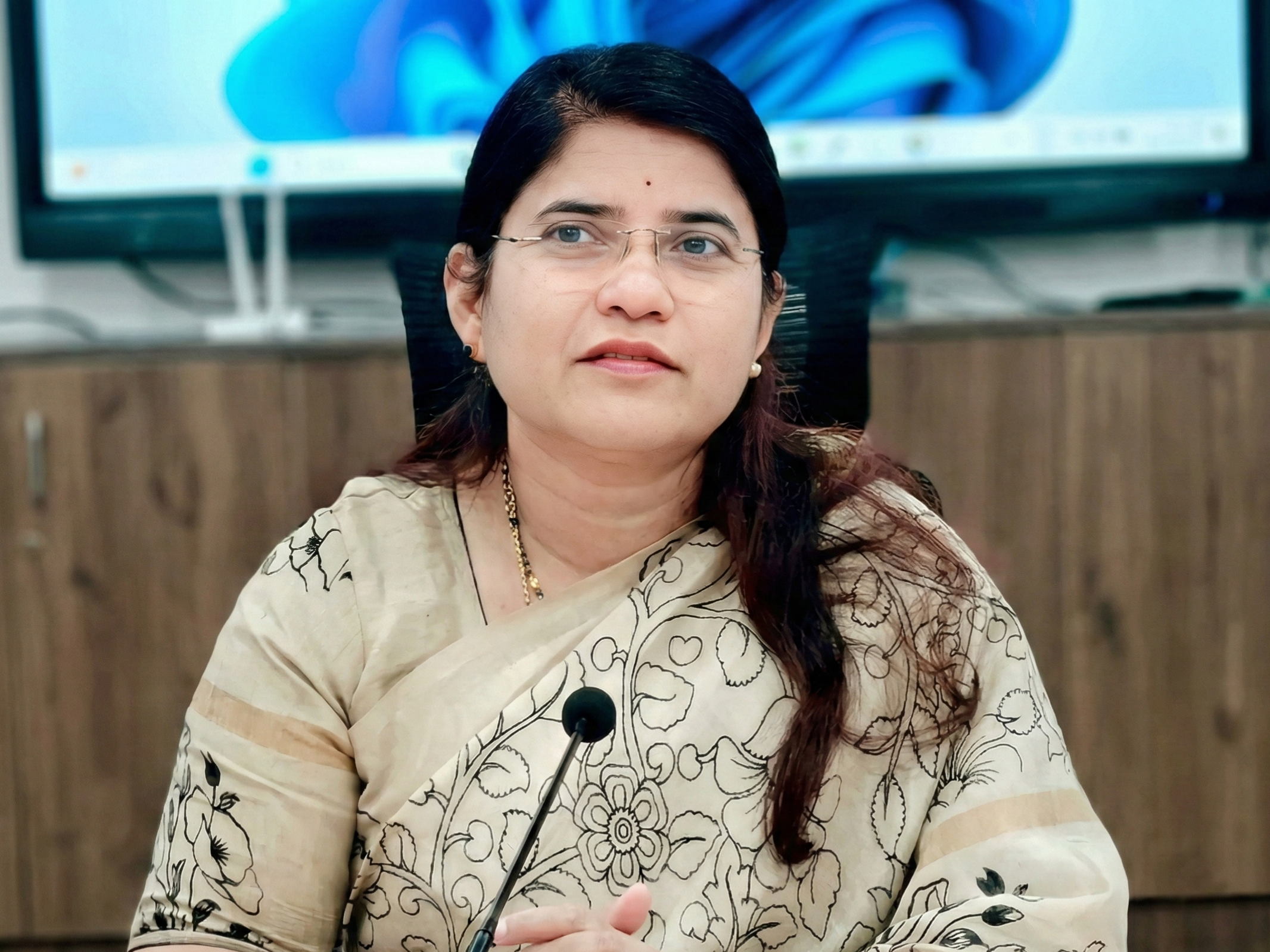 మహిళా అక్షరాస్యతపై కలెక్టర్ ఆదేశాలు