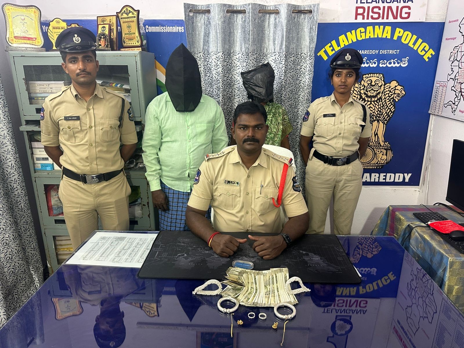 48 గంటల్లోనే దొంగతనం కేసు ఛేదన.. అభినందించిన ఎస్పీ