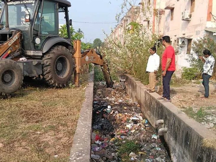 అధికారులు స్పందించారు.. మురుగు తొలగించారు