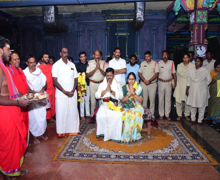 తిరుపతమ్మని దర్శించుకున్న సీపీ రాజశేఖర్ బాబు