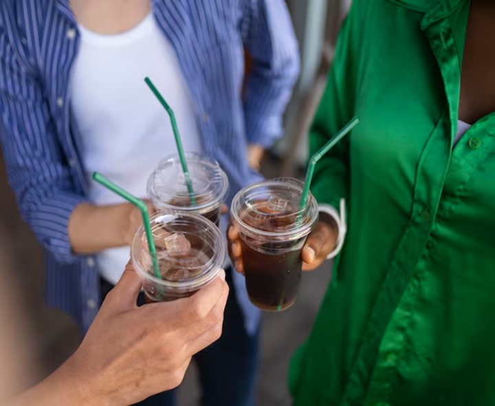 శీతల పానీయాలు తాగితే గ్యాస్ సమస్య తగ్గుతుందా?