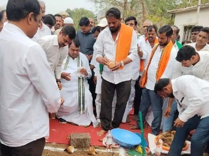 మోడల్ స్కూల్ అదనపు తరగతి గదులకు MLA భూమి పూజ