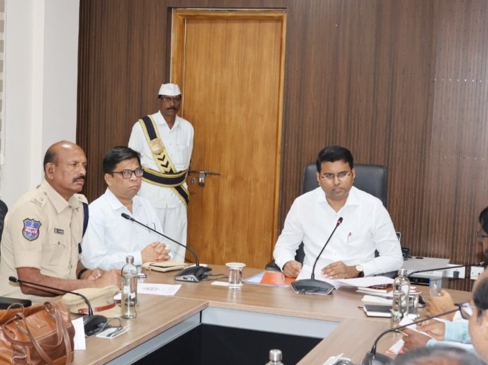 పదో తరగతి పరీక్షల నిర్వహణపై కలెక్టర్ సమీక్ష