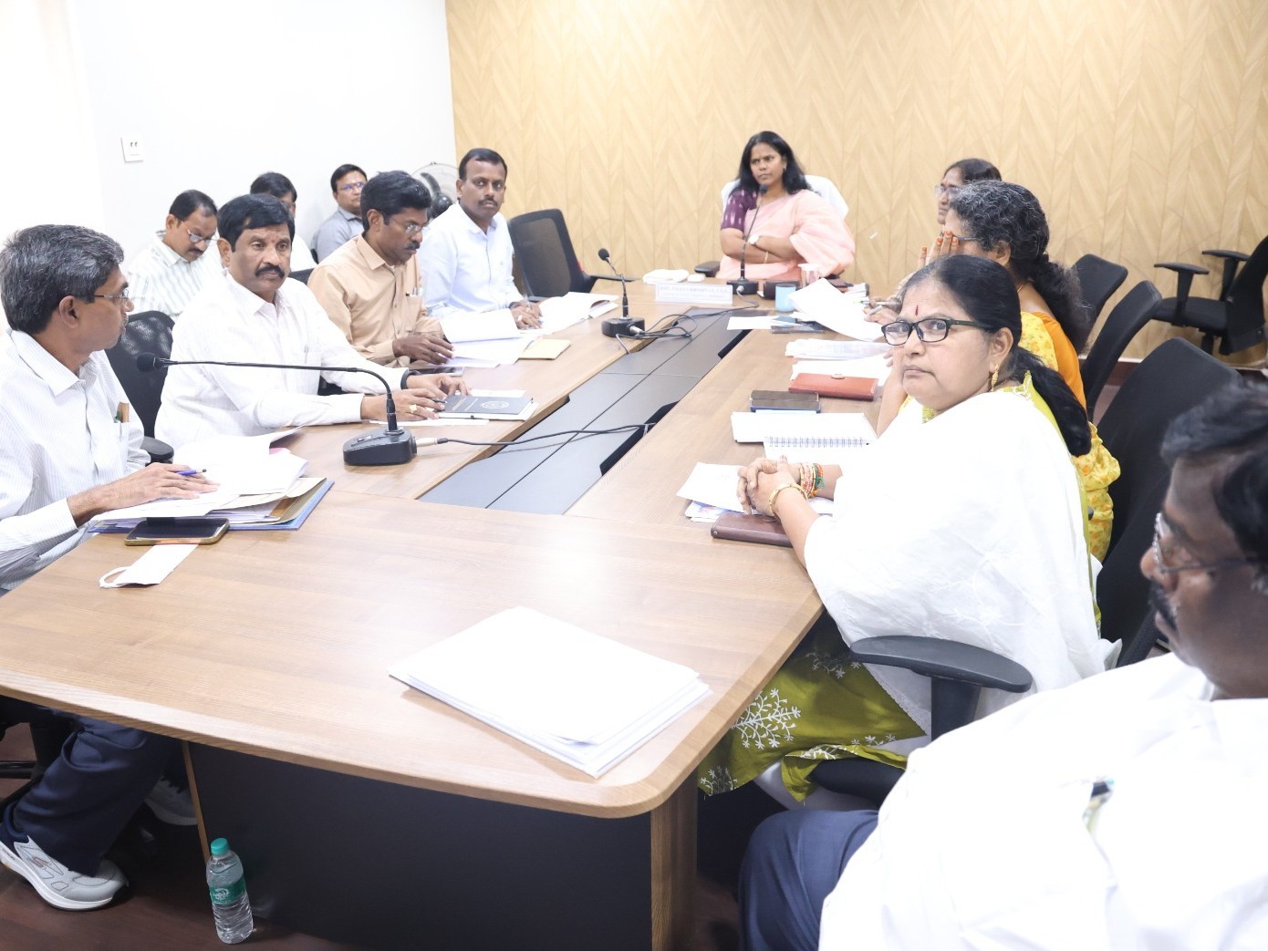 ‘శత శాతం అక్షరాస్యత సాధించాలి’