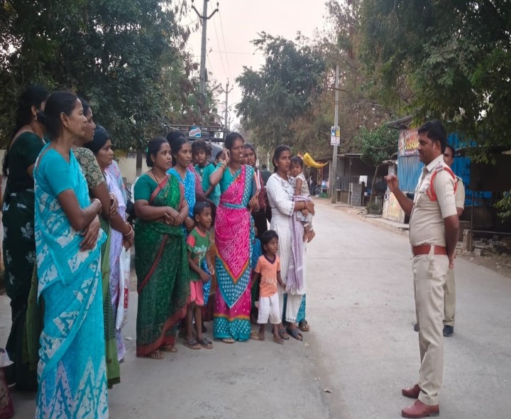 చట్టాలపై మహిళలకు అవగాహన కార్యక్రమం