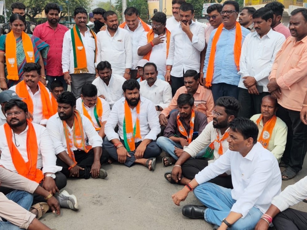 రాష్ట్రంలో హిందువులకు రక్షణ లేదు: బ్రహ్మానంద్