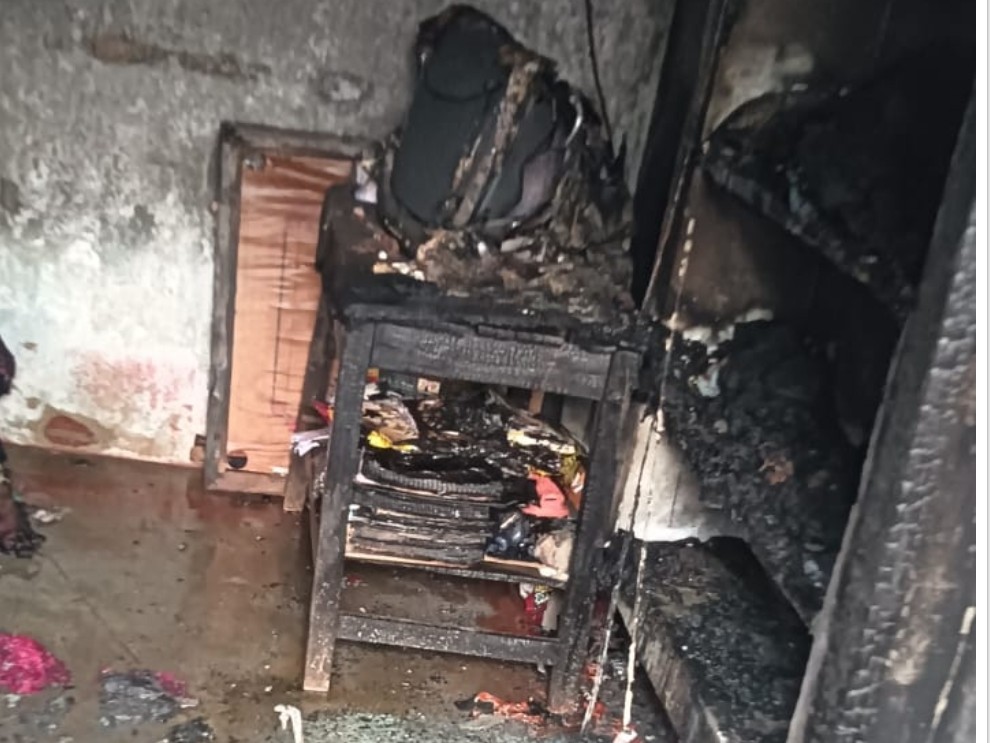 విద్యుత్ షార్ట్ సర్క్యూట్.. సామాగ్రి దగ్ధం