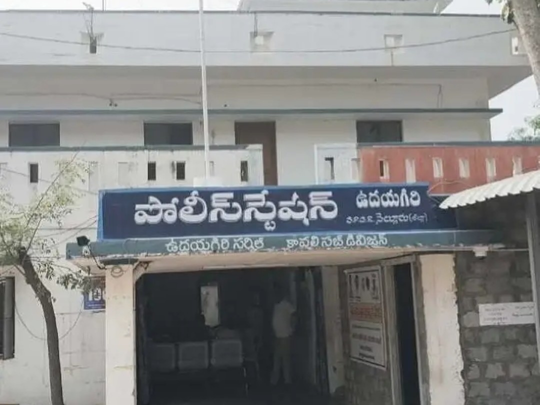 బాలికకు గర్భం.. బాలుడిపై కేసు