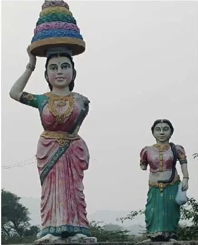 బతుకమ్మ తల్లి కూతురి విగ్రహం ధ్వంసం