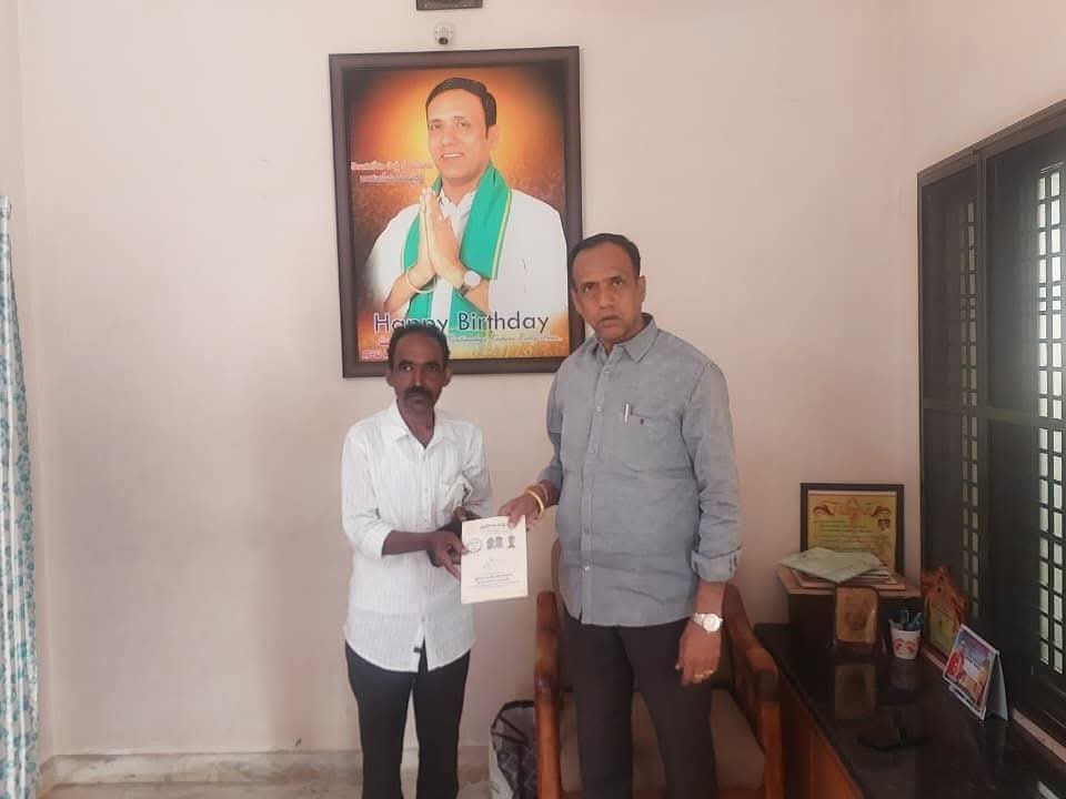 పేద యువతి వివాహానికి కేశవరెడ్డి ఆర్థిక సాయం