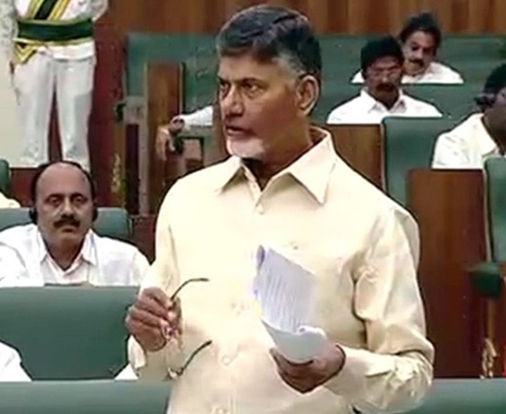 దాడులు చేశారని ప్రశ్నిస్తే కేసులు: చంద్రబాబు