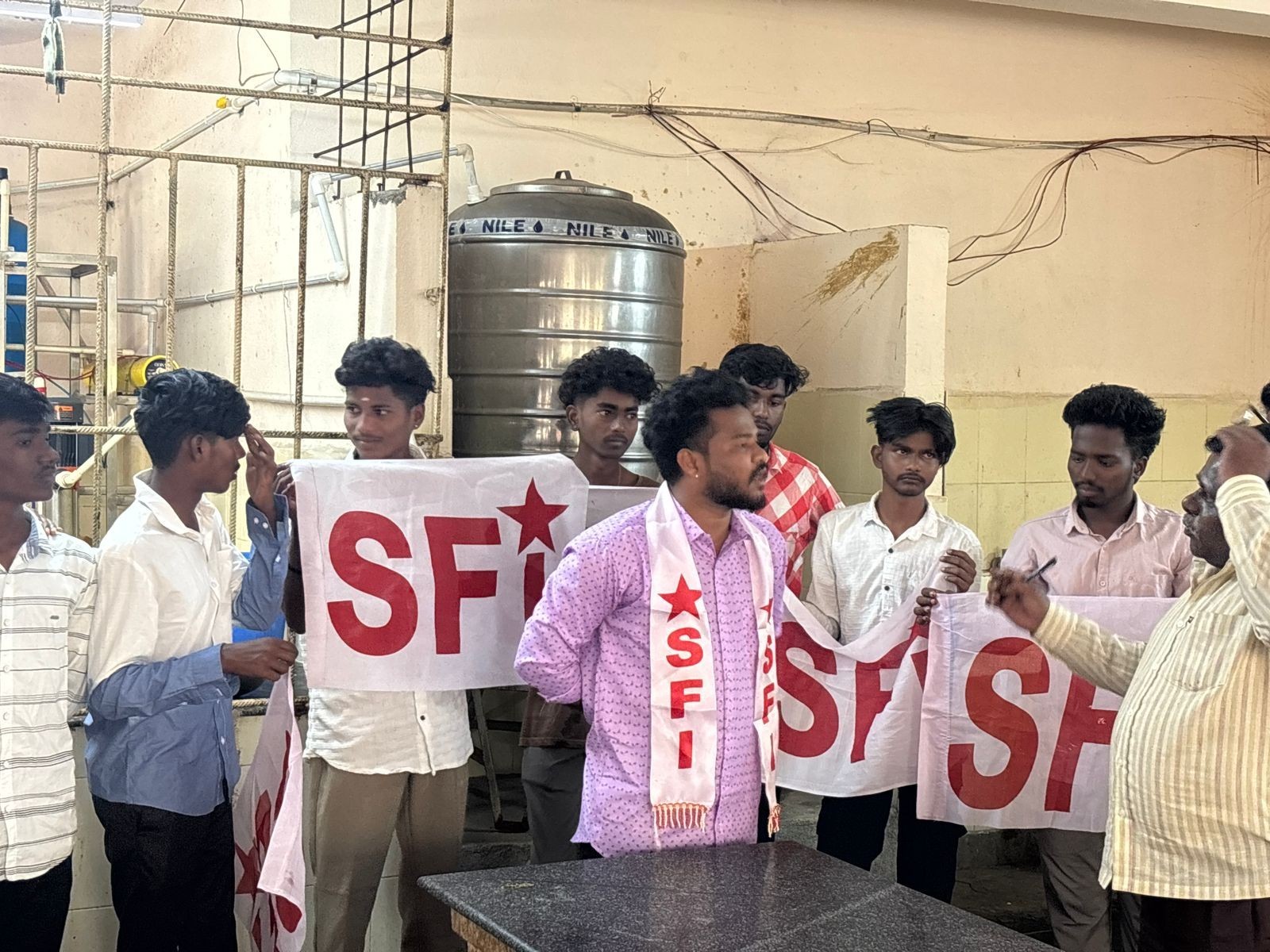 ‘తాగునీటి సమస్యను వెంటనే పరిష్కరించాలి’