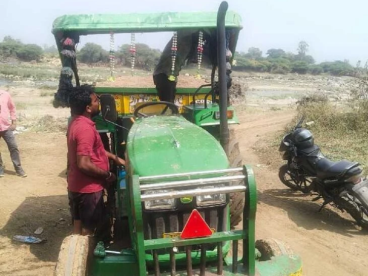 అక్రమంగా ఇసుక తరలింపు