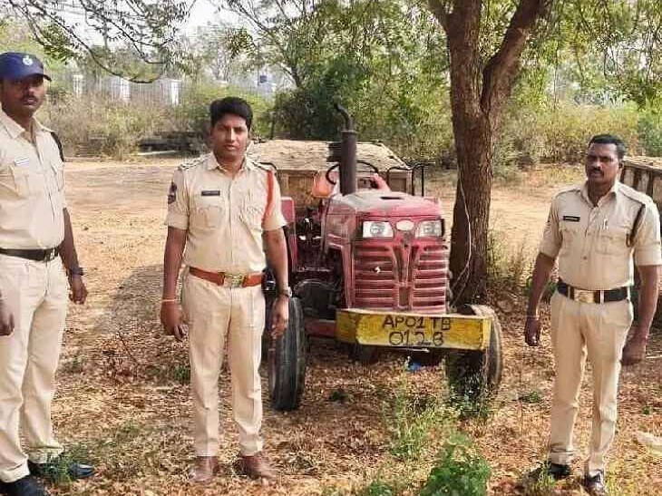 అక్రమ ఇసుక రవాణా చేస్తున్న ట్రాక్టర్ పట్టివేత