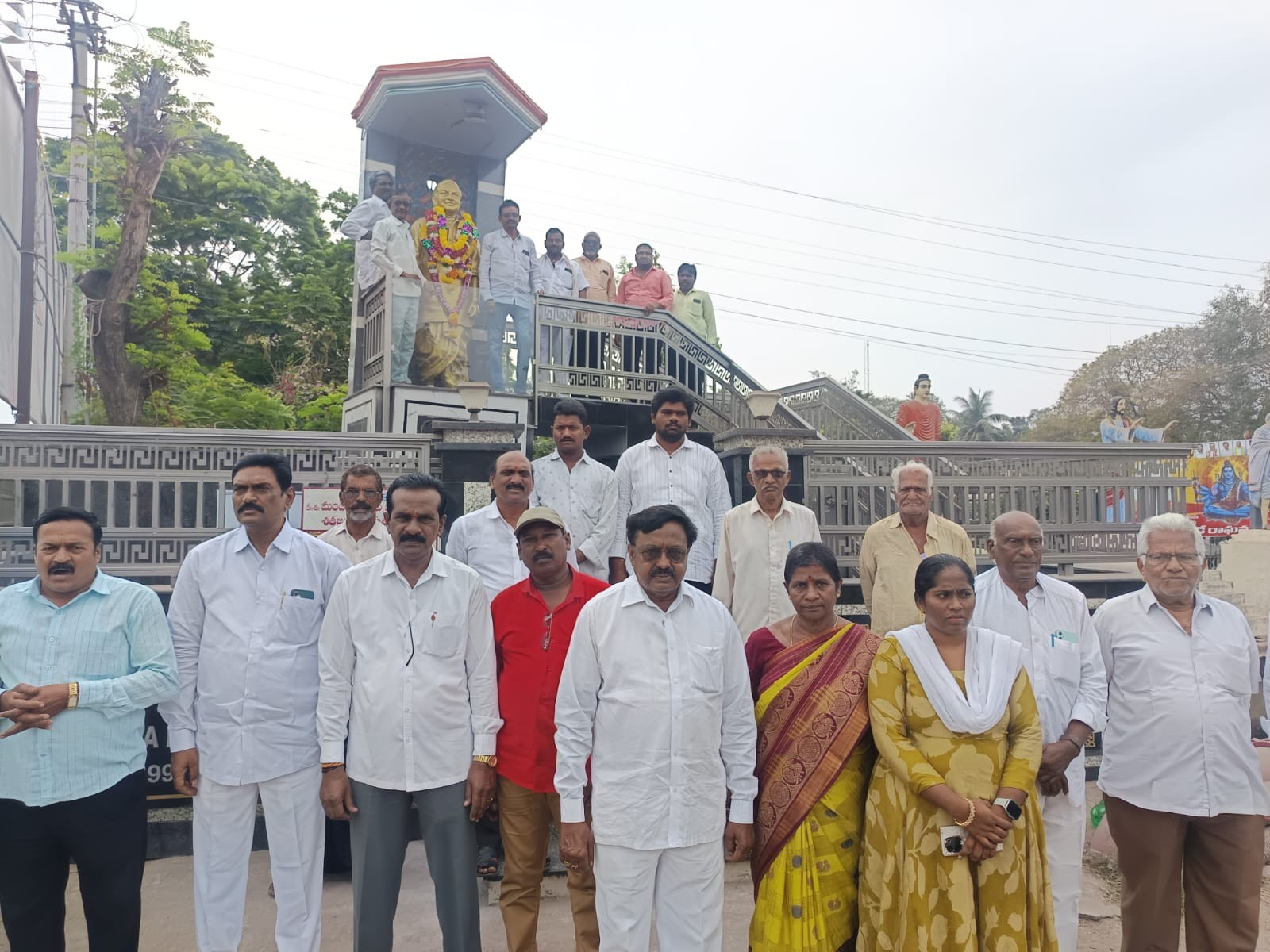 ఎంవీ కృష్ణారావుకు రేషన్ డీలర్లు నివాళ్ళు