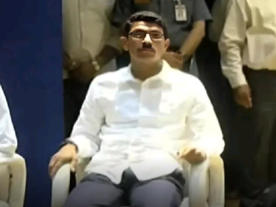 మావోయిస్టు నేతల లొంగుబాటు 30 ఏళ్ల అజ్ఞాతానికి ముగింపు