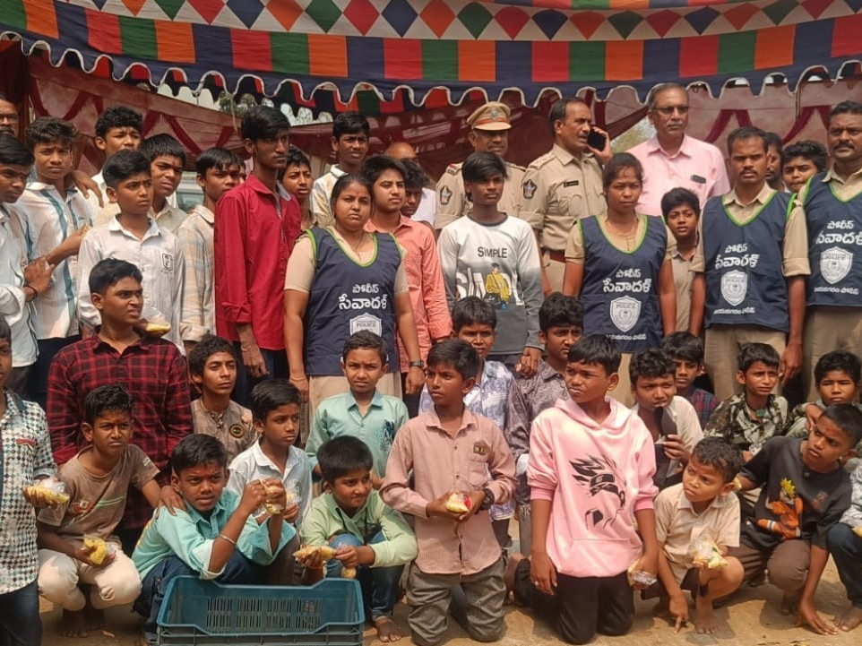 విద్యార్థులకు కనకమహాలక్ష్మి దర్శనం