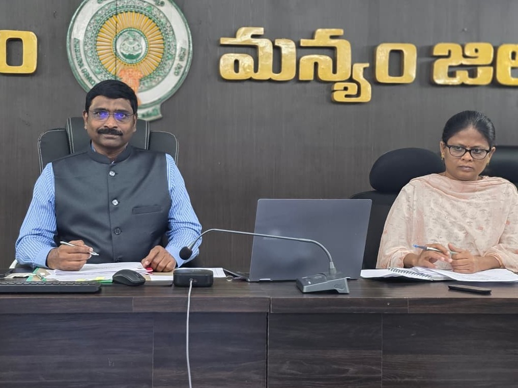 ‘పాసు పుస్తకాల పంపిణీ వేగవంతం కావాలి’