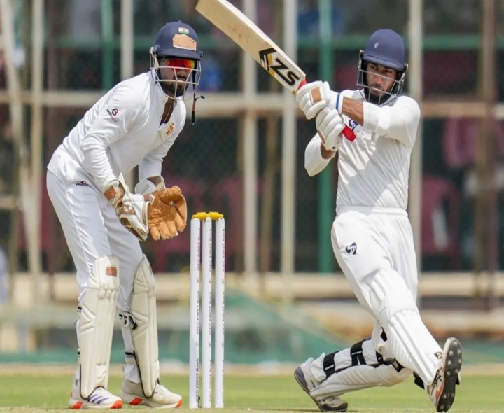 రంజీ ఫైనల్: తొలి రోజే జమ్మూకశ్మీర్ భారీ స్కోరు