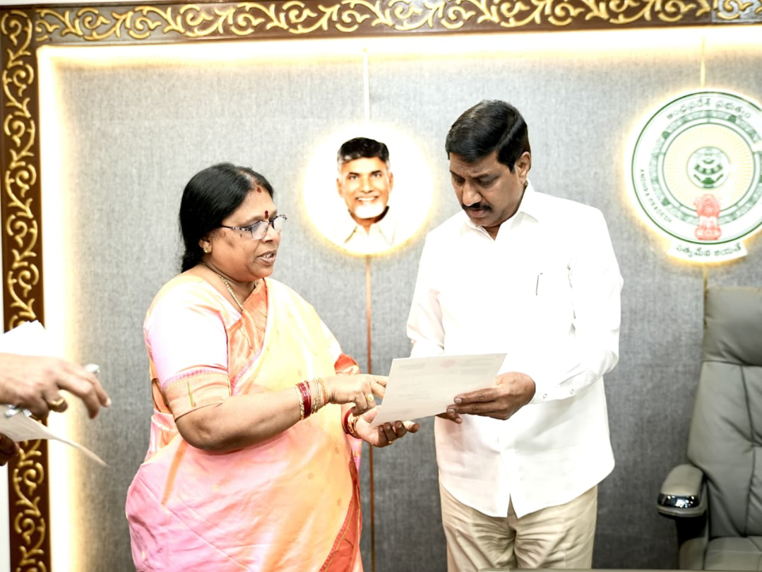 మంత్రిని కలసిన ఎస్.కోట ఎమ్మెల్యే