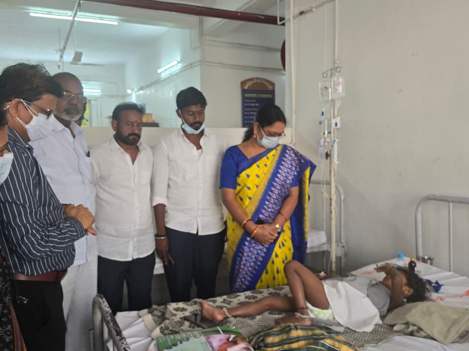 ‘బాధితులకు ప్రభుత్వం అండగా ఉంటుంది’