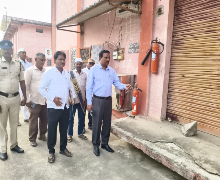 ఫిరంగిపురంలో ఈవీఎం గోడౌన్ పరిశీలన