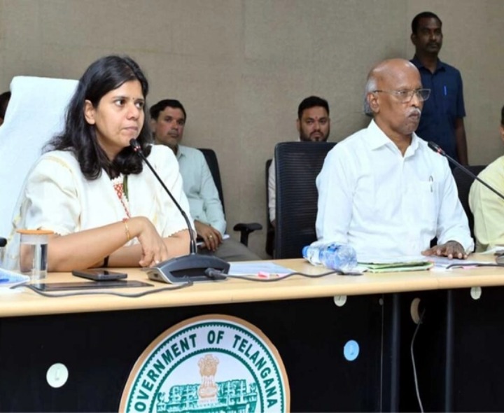 ‘ఎస్సెస్సీ పరీక్షా కేంద్రాల్లోకి CS​, DOలకు ఫోన్లు అనుమతి లేదు’