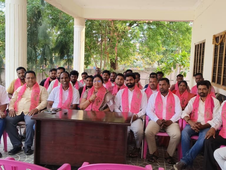 ‘MLA కోవ లక్ష్మీపై అక్రమ కేసును ఎత్తి వేయాలి’