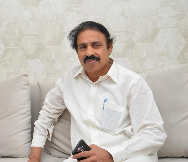 లడ్డూ వివాదానికి ఫుల్‌స్టాప్ పెట్టాలి: రామకృష్ణ