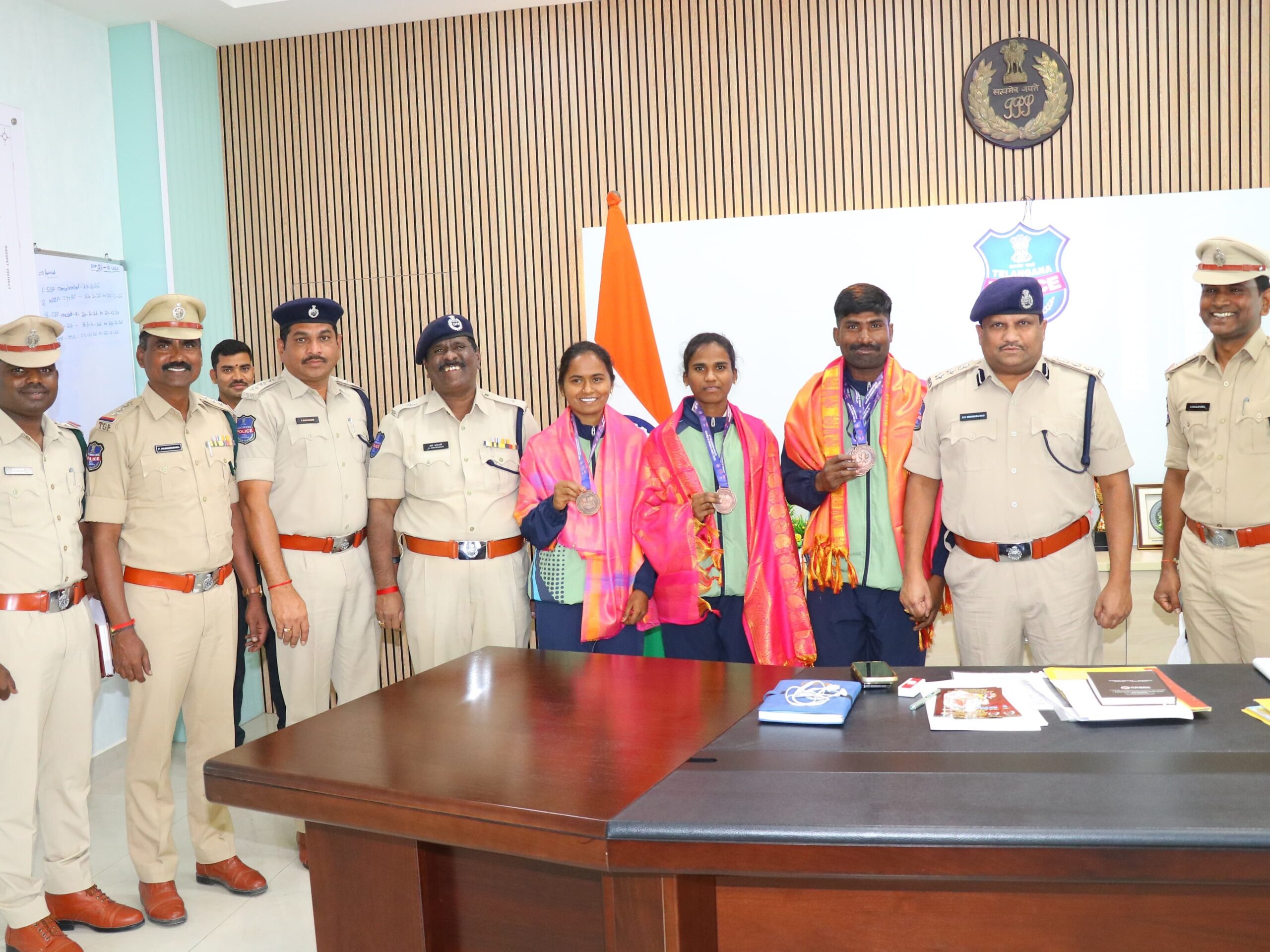 పోలీస్ క్రీడాకారులకు ఆరు పథకాలు