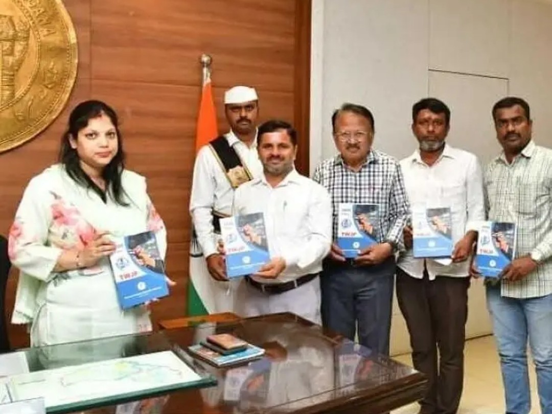 జర్నలిస్టుల డైరీని ఆవిష్కరించిన కలెక్టర్