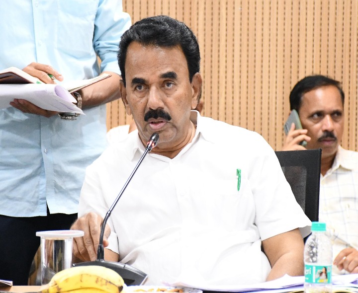 ‘ఫిర్యాదులకు అధికారులు సరైన సమాధానం ఇవ్వాలి’