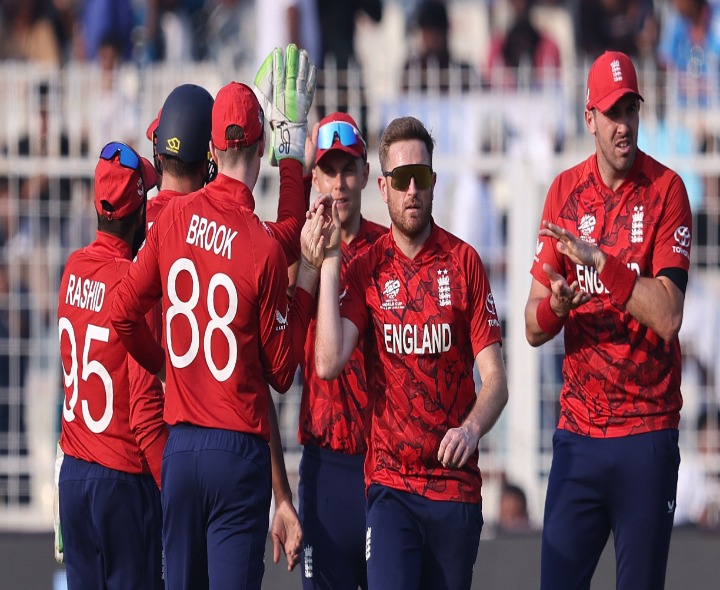 చెలరేగిన ఇంగ్లండ్ బౌలర్లు.. పాక్ స్కోర్ ఎంతంటే?