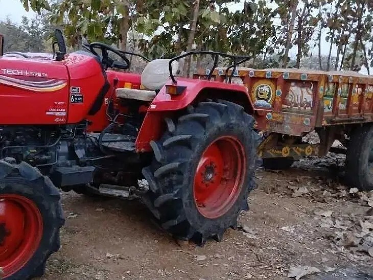 ‘అక్రమంగా ఇసుక తరలిస్తున్న ట్రాక్టర్ సీజ్’