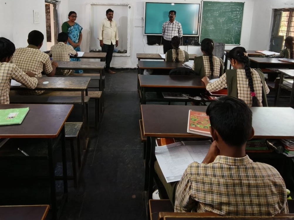 పదవ తరగతి విద్యార్థులకు ప్రత్యేక తరగతులు