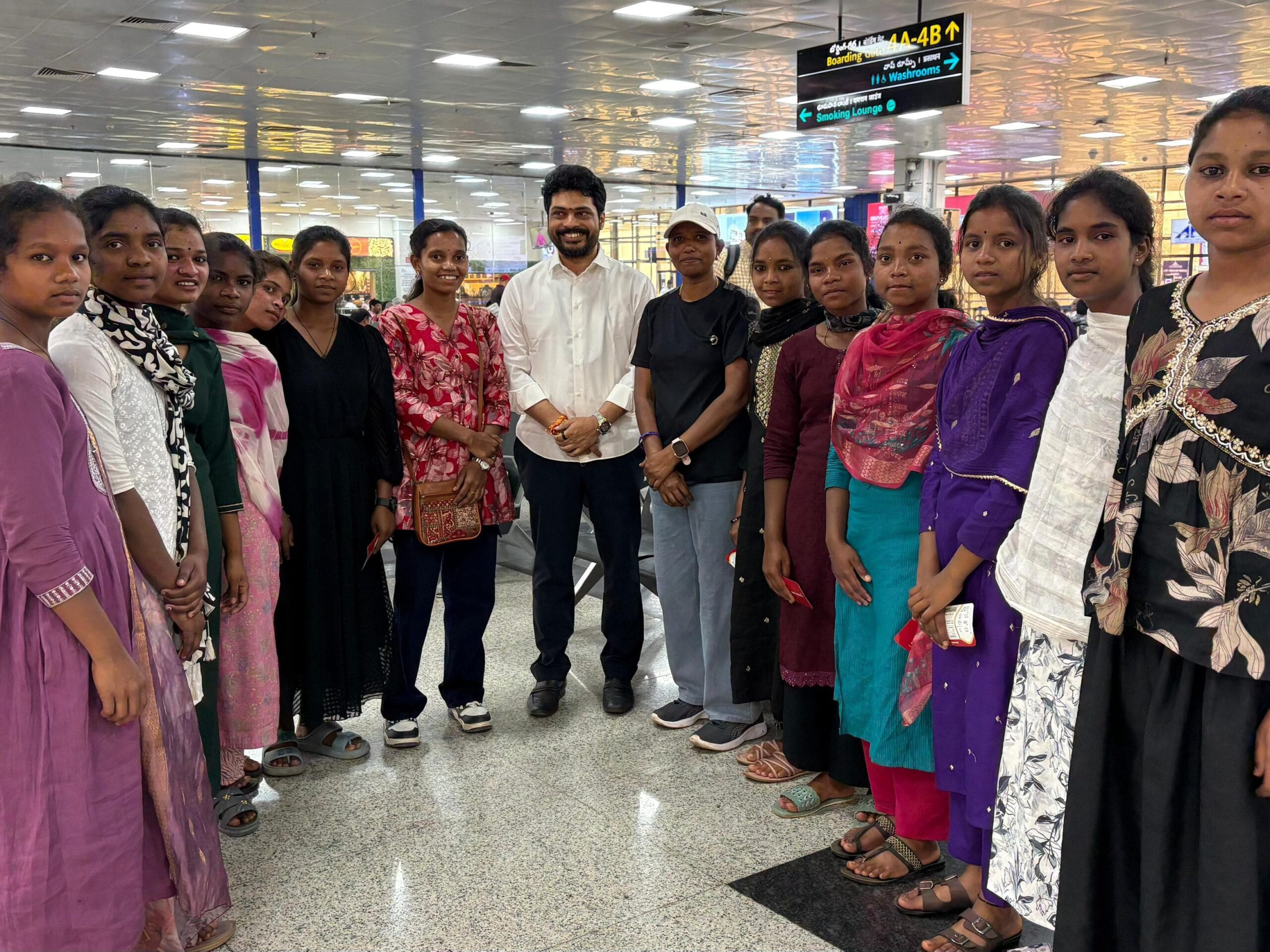 జాతీయ స్థాయి ఫుట్ బాల్ టోర్నమెంట్‌కు పాడేరు విద్యార్ధినిలు