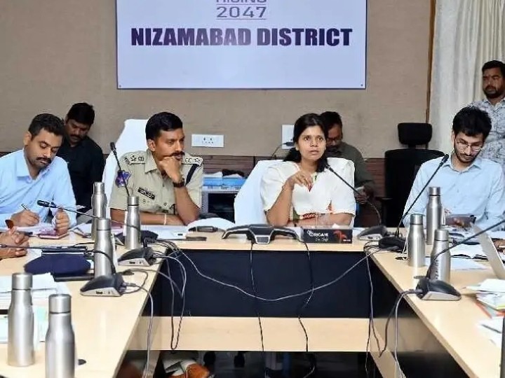 పరీక్షా కేంద్రాల్లో సెల్ ఫోన్లు నిషేదం